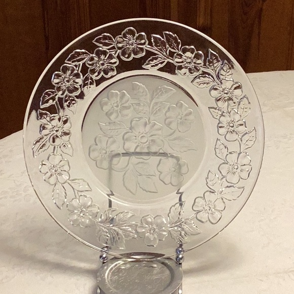 Princess House Sovereign House Apple Blossom crystal plate - Picture 1 of 2
